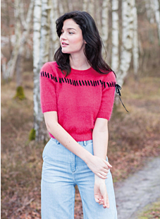Short sleeve sweater with round collar