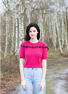 Short sleeve sweater with round collar