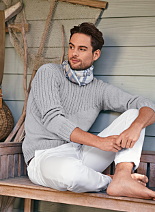 Round neck sweater