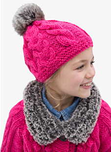 Cabled hat with fur pompom
