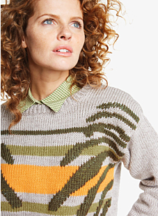 Intarsia sweater with round collar