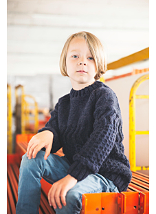 Round neck raglan sweater