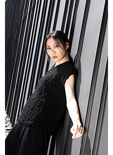 Sleeveless sweater