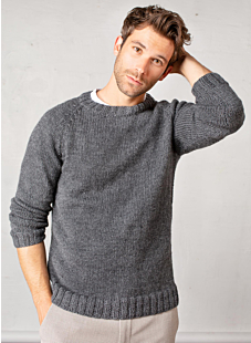 Raglan sweater with round collar