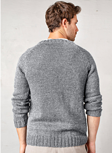 Raglan sweater with round collar