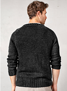 Raglan sweater with round collar