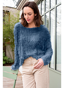 Wide sweater with boat neck