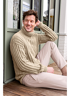 Men’s round neck ribbed sweater