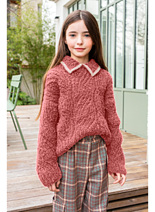 Bold cables sweater with lace edgings