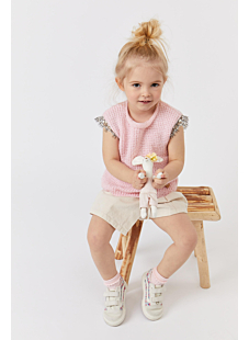 Vest with lace borders