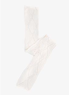 Scarf with large cable
