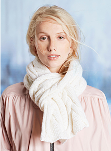Scarf with large cable