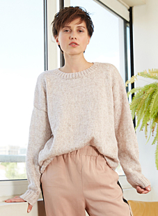 Loose-fit, round necked sweater