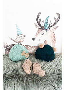 Hat with bow