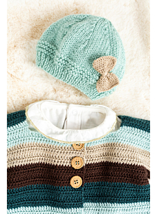 Hat with bow