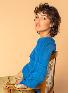 Round neck sweater