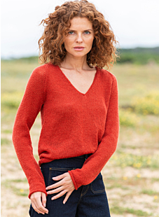 V-neck raglan jersey sweater