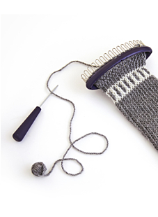 Knitting loom for socks and fingerless gloves, size M