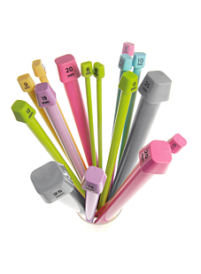 Straight needles, coloured plastic, 9 mm - 40 cm