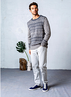 Intarsia sweater with buttoned shoulder