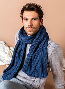 Cabled scarf