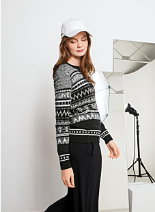 Round neck fair isle sweater